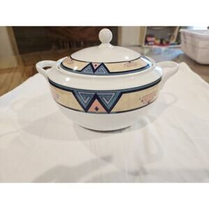 1.75 Quart Christopher Stuart Bowl With Lid Y0232